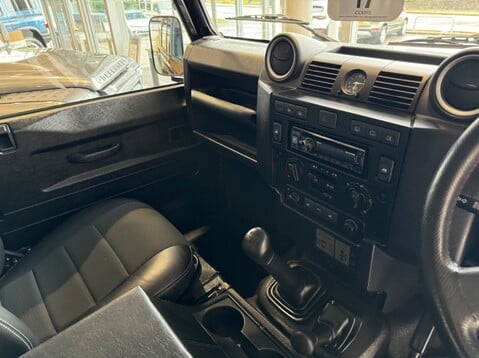 Land Rover Defender TD XS STATION WAGON 27