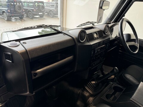 Land Rover Defender TD XS STATION WAGON 37