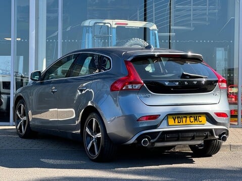 Volvo V40 T3 R-DESIGN NAV PLUS 6