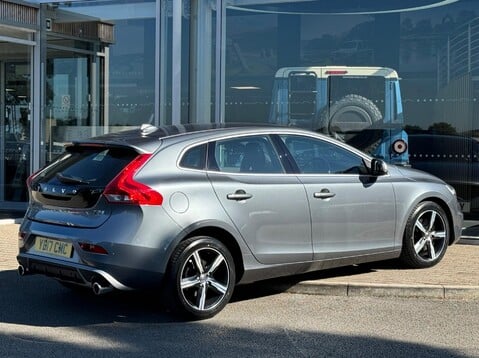 Volvo V40 T3 R-DESIGN NAV PLUS 8