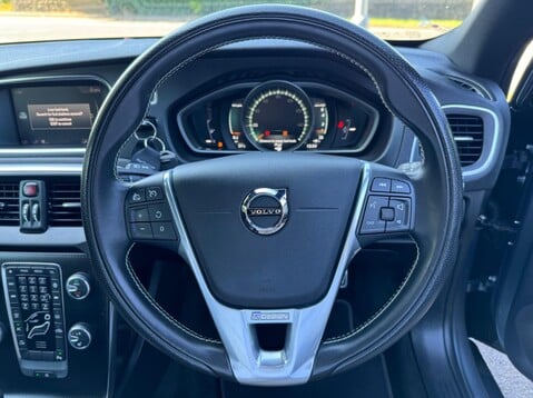 Volvo V40 T3 R-DESIGN NAV PLUS 33