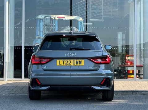 Audi A1 SPORTBACK TFSI S LINE BLACK EDITION 7