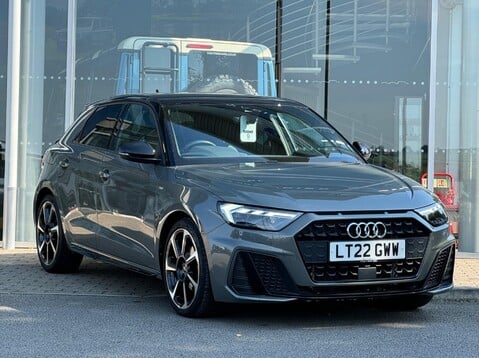 Audi A1 SPORTBACK TFSI S LINE BLACK EDITION 1