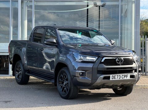 Toyota Hilux INVINCIBLE X 4WD D-4D DCB 1