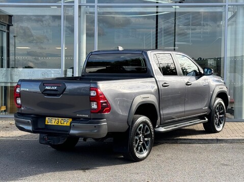 Toyota Hilux INVINCIBLE X 4WD D-4D DCB 9