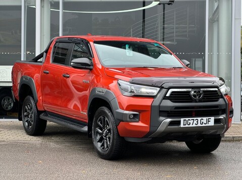 Toyota Hilux INVINCIBLE X 4WD D-4D DCB 1