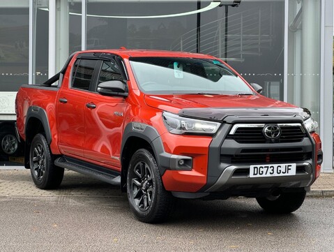 Toyota Hilux INVINCIBLE X 4WD D-4D DCB