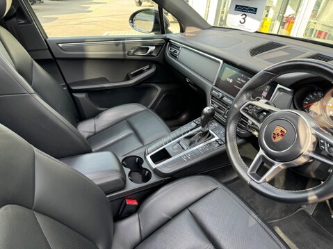 Porsche Macan PDK 14