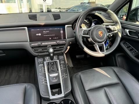 Porsche Macan PDK 35