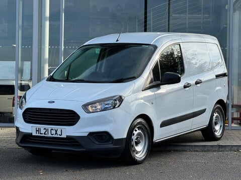 Ford Transit Courier BASE 4