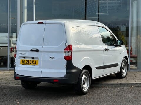 Ford Transit Courier BASE 9