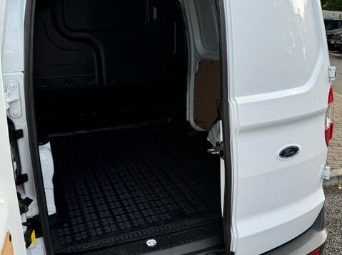 Ford Transit Courier BASE 13