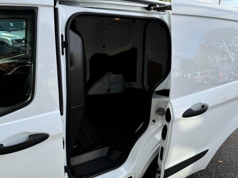 Ford Transit Courier BASE 32