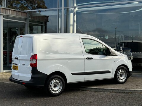 Ford Transit Courier BASE 33