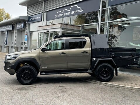 Toyota Hilux INVINCIBLE X 4WD D-4D DCB 5