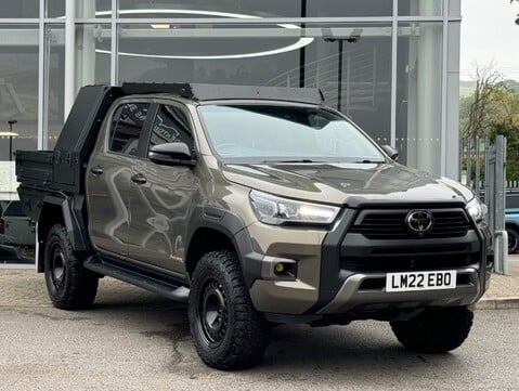 Toyota Hilux INVINCIBLE X 4WD D-4D DCB