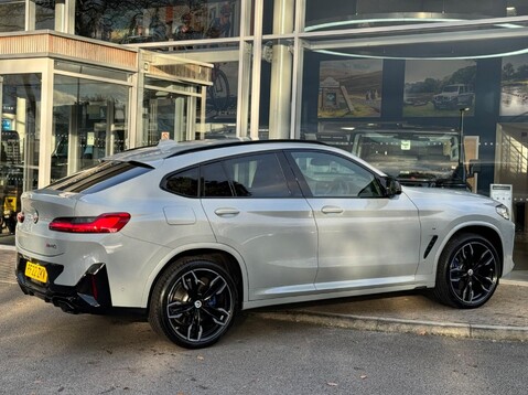 BMW X4 M40D MHEV 10