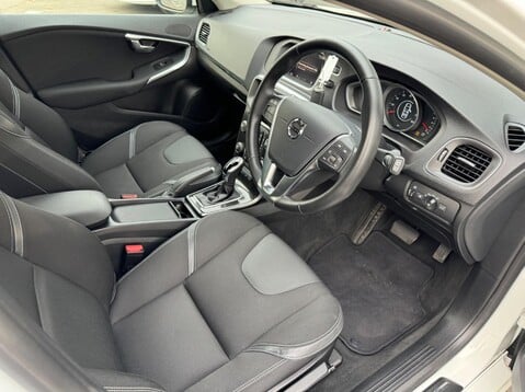 Volvo V40 T2 MOMENTUM NAV PLUS 24