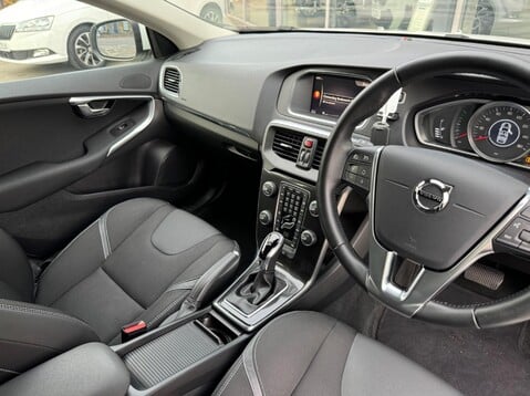 Volvo V40 T2 MOMENTUM NAV PLUS 30