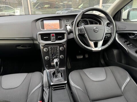 Volvo V40 T2 MOMENTUM NAV PLUS 52