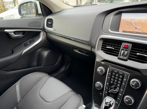 Volvo V40 T2 MOMENTUM NAV PLUS 54