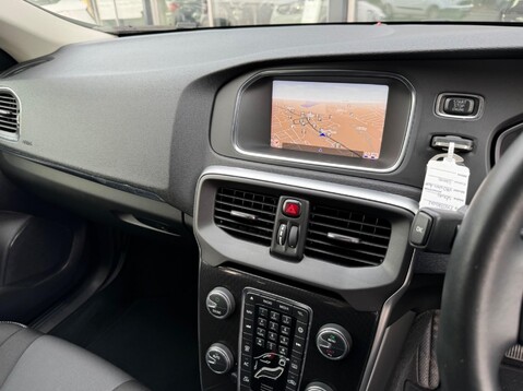 Volvo V40 T2 MOMENTUM NAV PLUS 58