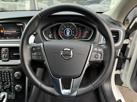 Volvo V40 T2 MOMENTUM NAV PLUS 64