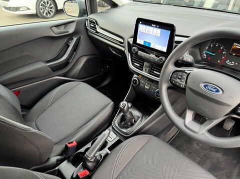 Ford Fiesta TREND 17