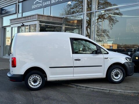 Volkswagen Caddy C20 TSI STARTLINE BMT 9