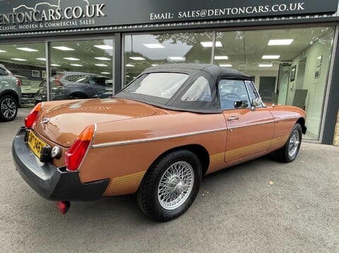 MG MGB ROADSTER 11