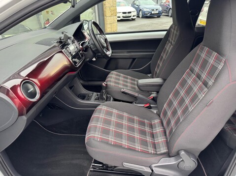 Volkswagen Up GTI 20