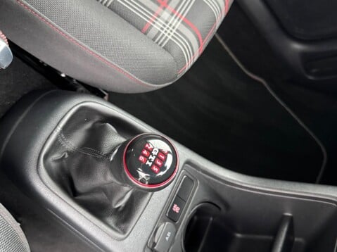 Volkswagen Up GTI 22