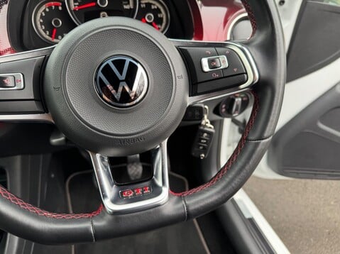 Volkswagen Up GTI 27