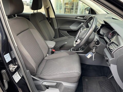 Volkswagen T-Cross SE TSI 17