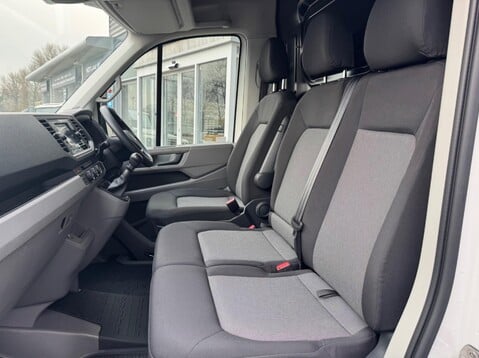 Volkswagen Crafter CR35 TDI M H/R P/V TRENDLINE 26