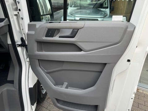 Volkswagen Crafter CR35 TDI M H/R P/V TRENDLINE 35