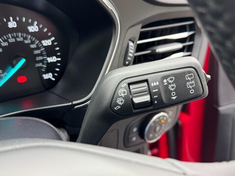 Ford Focus TITANIUM 17