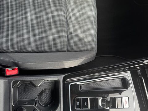 Volkswagen Golf GTD TDI DSG 76