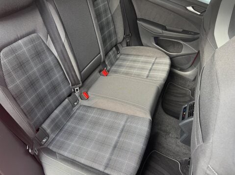 Volkswagen Golf GTD TDI DSG 51
