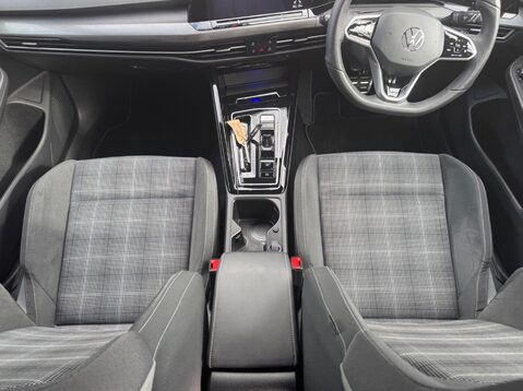 Volkswagen Golf GTD TDI DSG 52