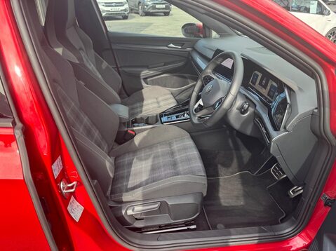 Volkswagen Golf GTD TDI DSG 64