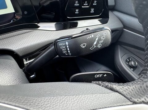 Volkswagen Golf GTD TDI DSG 84