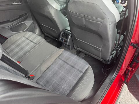 Volkswagen Golf GTD TDI DSG 44
