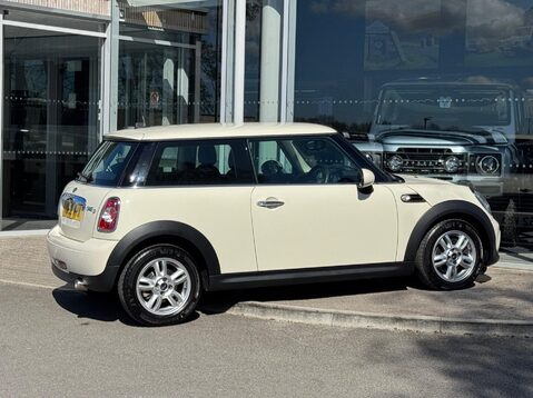 Mini Hatch ONE D 8