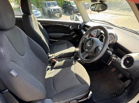 Mini Hatch ONE D 15