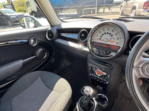 Mini Hatch ONE D 19