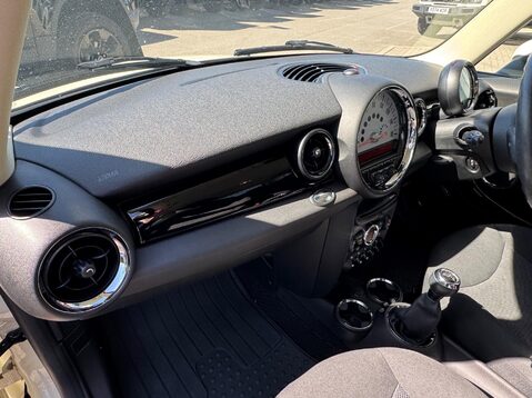 Mini Hatch ONE D 12