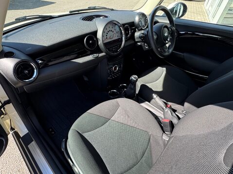 Mini Hatch ONE D 13