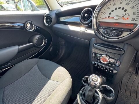 Mini Hatch ONE D 18