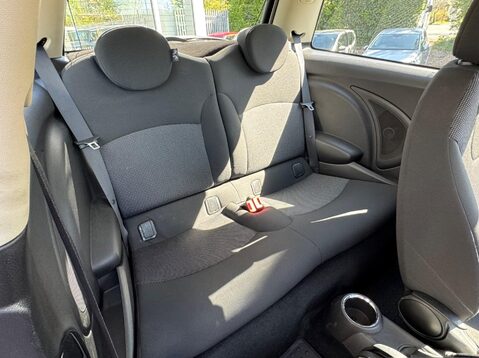 Mini Hatch ONE D 22